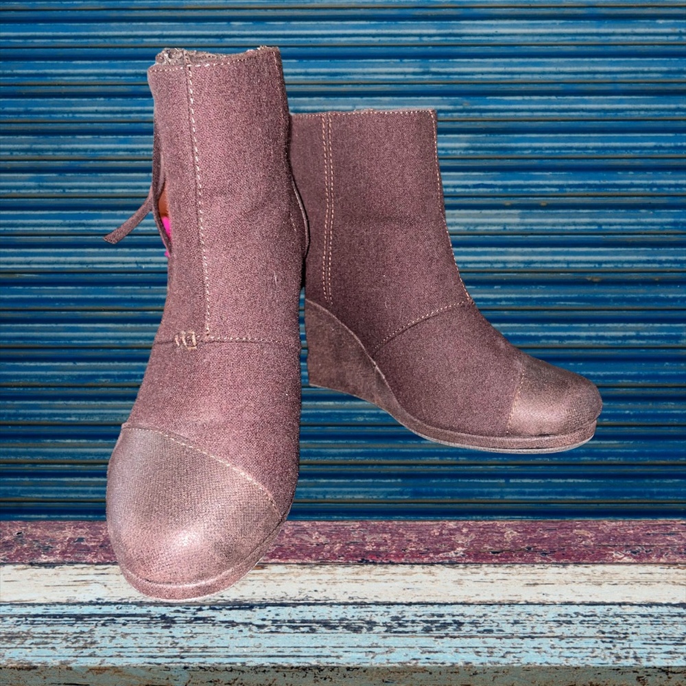 TOMS Booties (8.5M)
